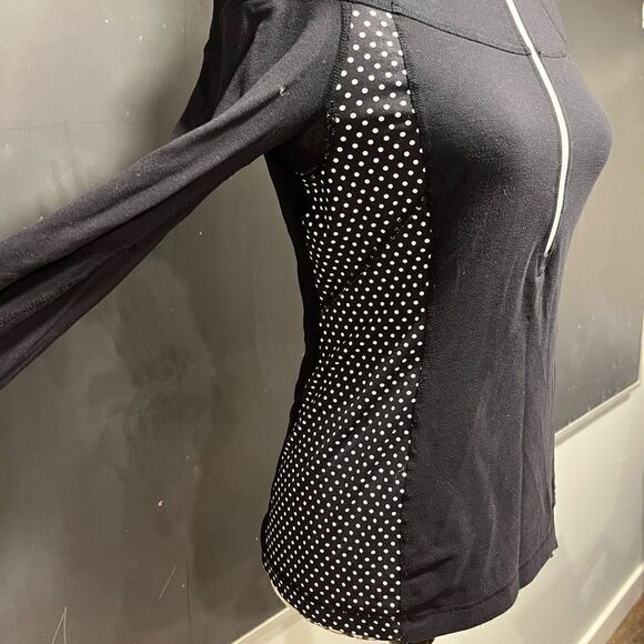 Lululemon 1/4 zip top 001 - Picture 2 of 5